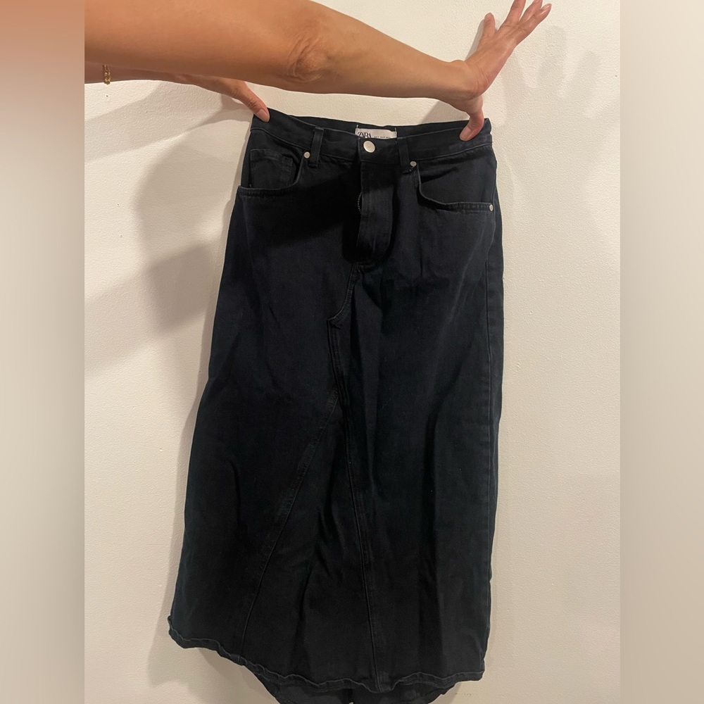 Zara Women's Black Denim Skirt